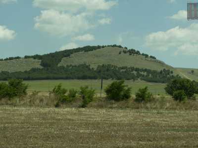 Siamo in localit� Murgetta Rossi, a un paio di chilometri dalla rossa cava di bauxite, in un luogo circondato dalla natura e dalle colline murgesi...